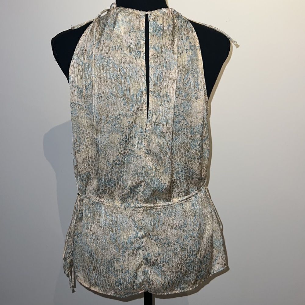 High-Neck blouse  - Picture 3 of 5